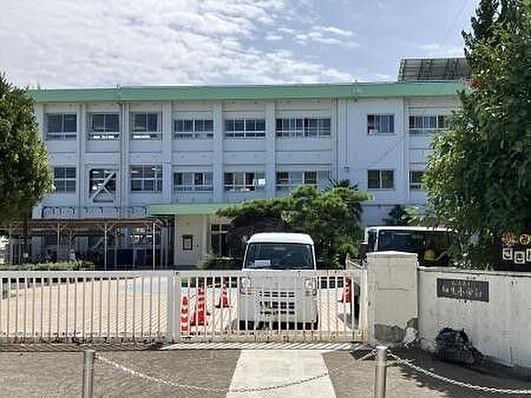 垣生小学校 370m