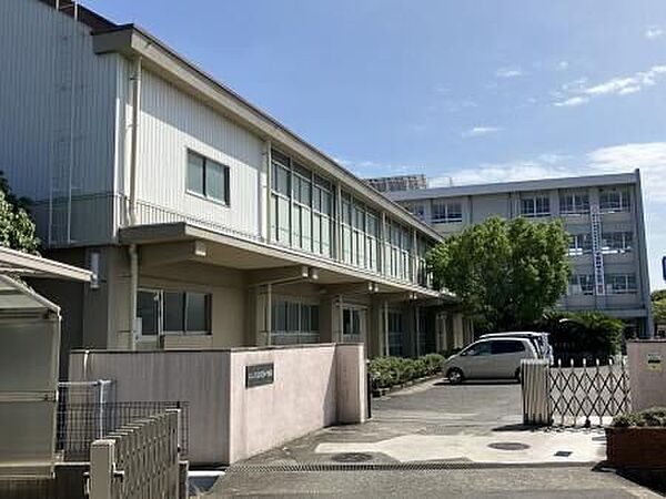 松山市立 垣生中学校 670m