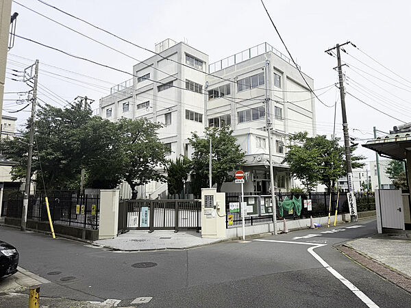【墨田区立曳舟小学校 】402ｍ　徒歩６分。