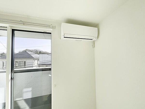 【 エアコン 】 お部屋にエアコンが設置されているので、そのまますぐ利用出来て、新生活の費用も助かります♪