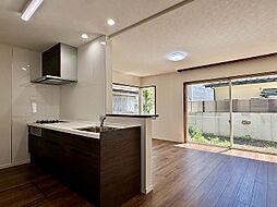 中古　伊勢崎市西久保町 4LDKのリビング/ダイニング