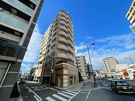 駅近物件で角部屋で明るいです