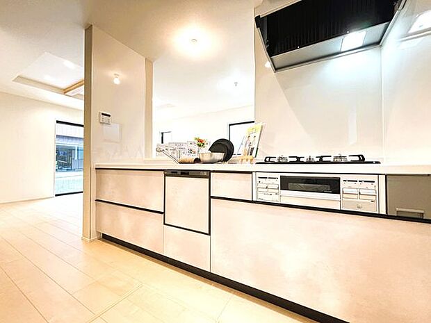 ご家族と会話をしながら料理のできるキッチンスペース。