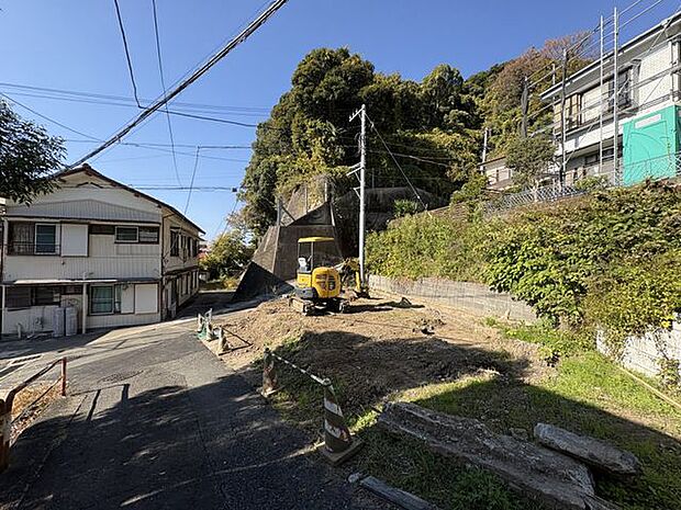 色濃い緑を望むロケーション。
