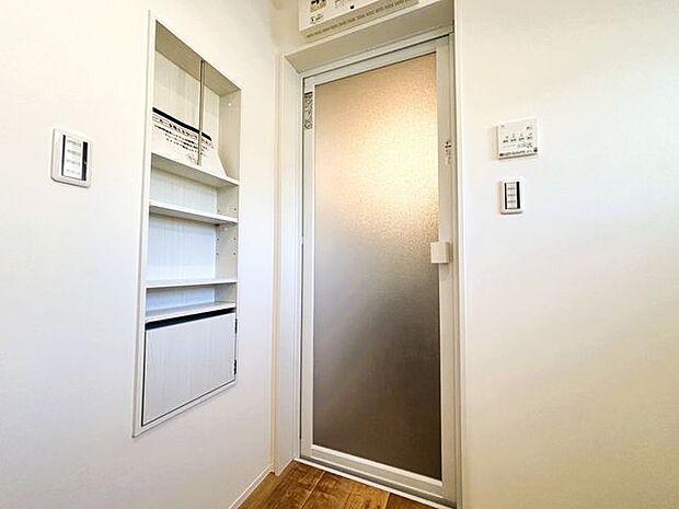 洗面脱衣室の造作棚