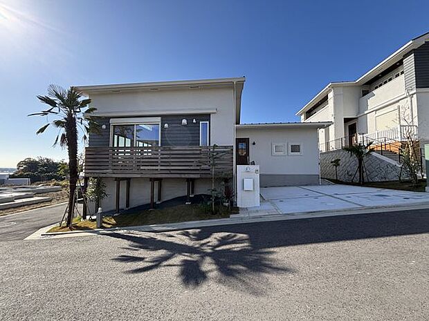 陽当たりの良い南東角地。