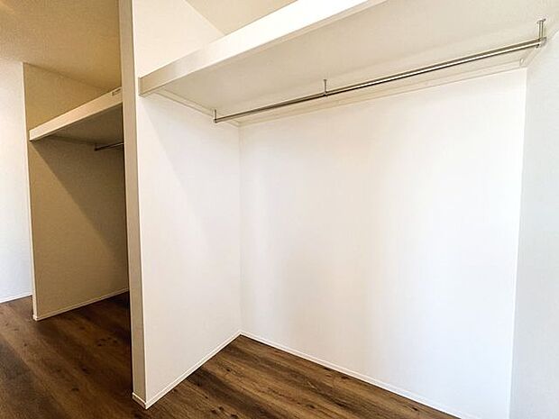 主寝室にはウォークインクローゼット付き。
