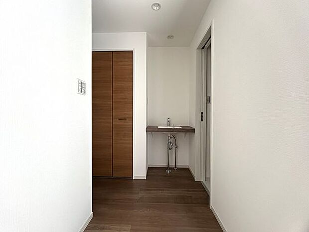 1階廊下の洗面スペース