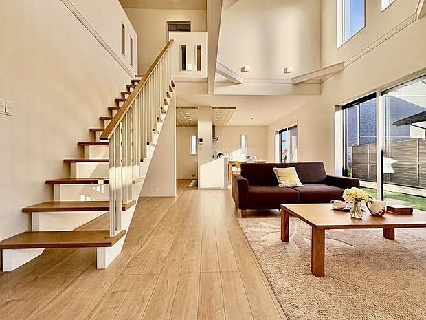 是非ご覧くださいませ。