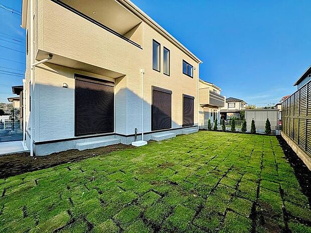 お庭スペースでドックランやBBQも