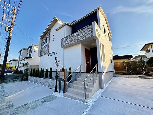 カースペースも3台分とゆとりがあります。