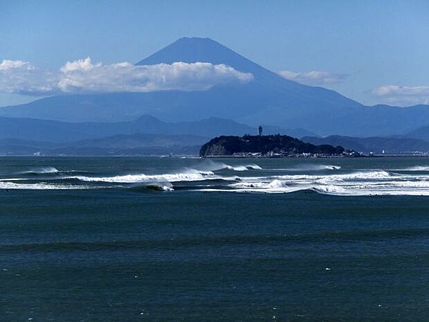 ちょっと足を伸ばして逗子海岸のお散歩はいかがでしょう(車で約15分、約5500m)