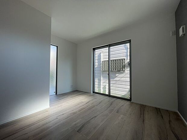 各室にクローゼット付き。