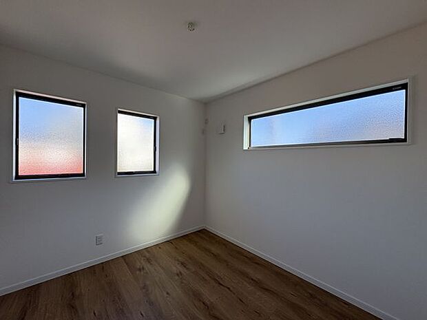 各室の収納スペース付き。