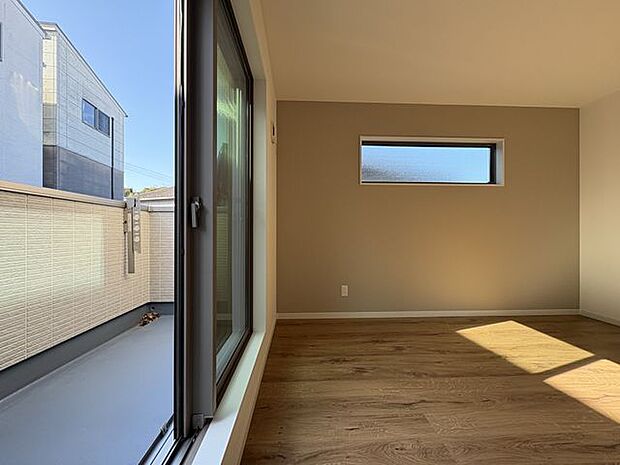 約7帖の主寝室。