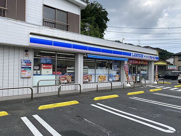 ローソン・スリーエフ逗子葉桜店 徒歩12分。 930m