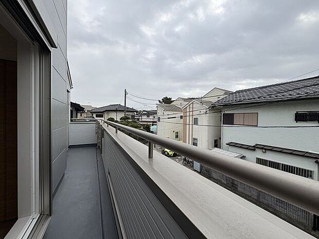 周辺は閑静な住宅街