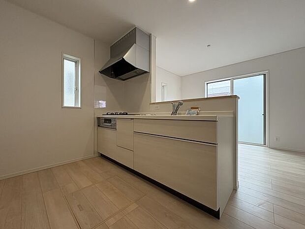 リビングが見渡せるキッチン