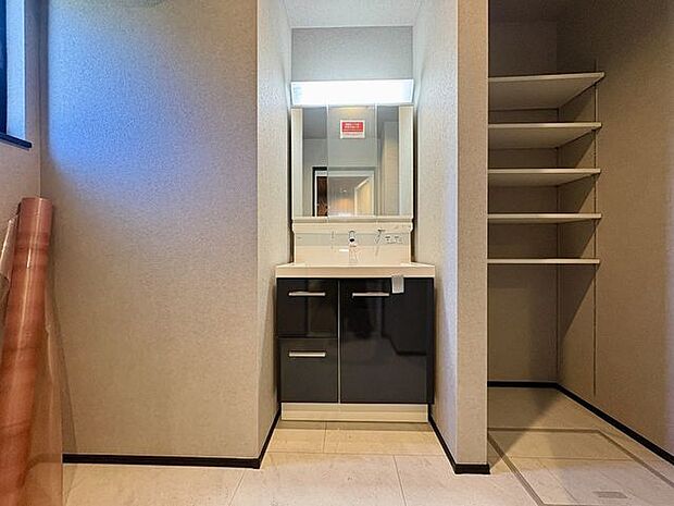 嬉しい収納付き!