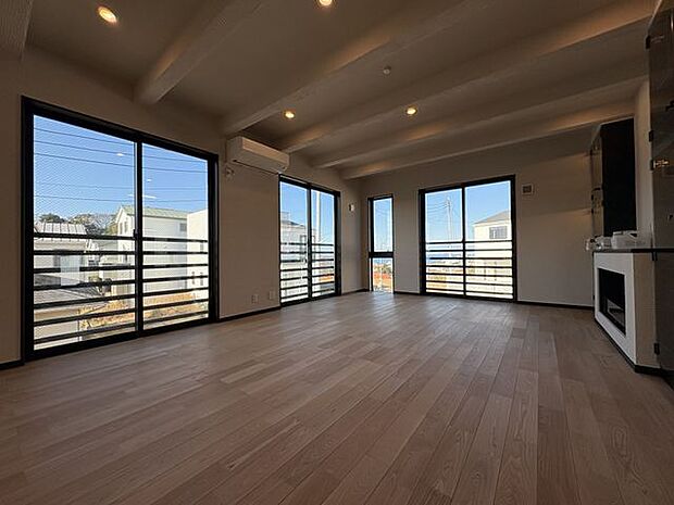 ゆとりある広さのリビングです