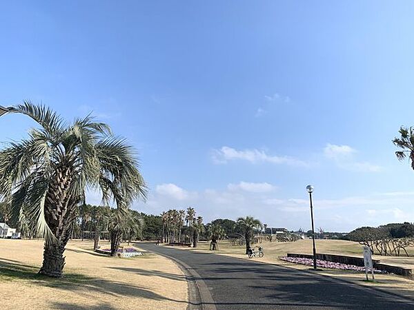 徒歩1分　約80ｍ