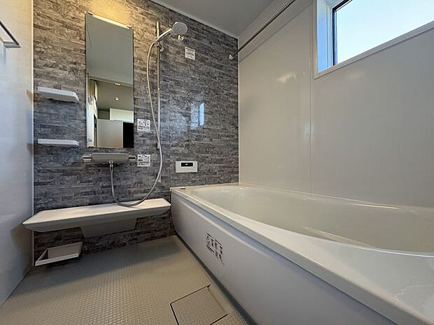 ゆったりと寛げるバスルーム。