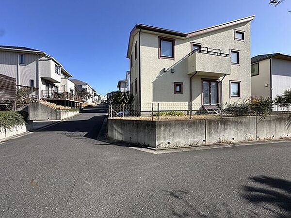 角地で開放的です！