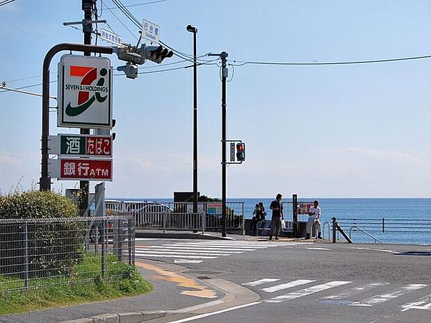 セブン-イレブン 鎌倉七里ガ浜店 徒歩8分。 610m