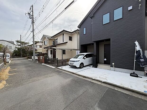 見通しの良い前面道路です。