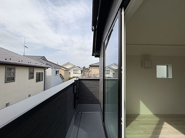 二階のルーフバルコニー