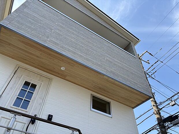 外壁材は30年の塗膜保証付き。