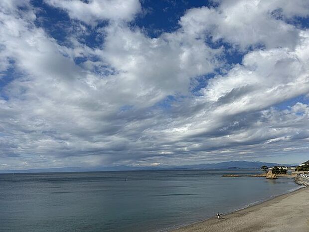 秋谷海岸 徒歩25分。 2000m