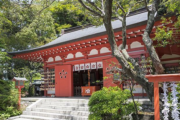 荏柄天神社 徒歩17分。 1330m