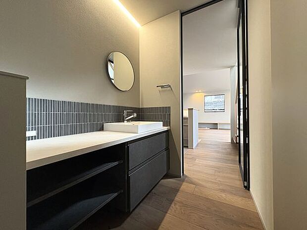 お洒落な洗面化粧台。