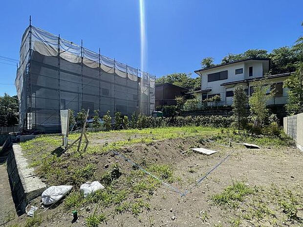 道路との接道間口も広く、車の出入りがしやすいですね。