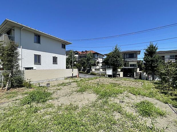 広い敷地を活かしたガレージハウス。