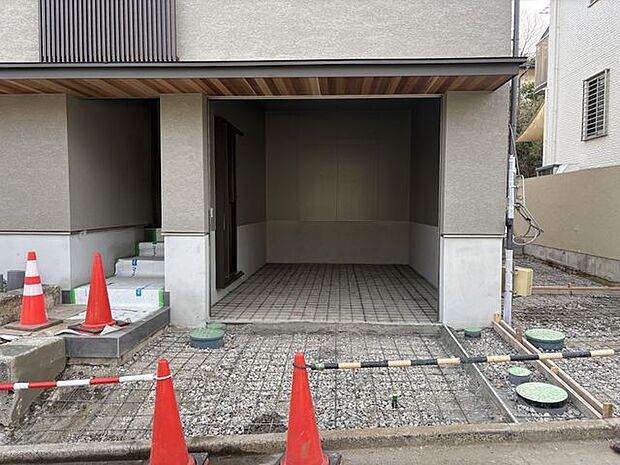 大切な愛車を駐車頂けるガレージハウス。