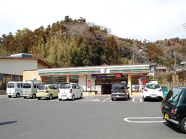 セブン-イレブン 鎌倉市役所通り店 徒歩10分。 730m