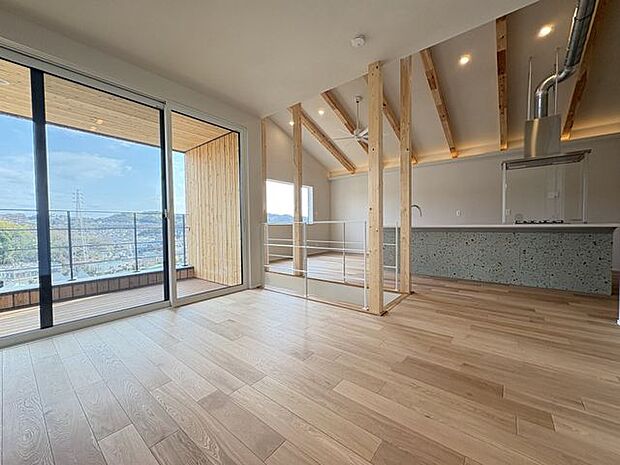 美しいリビングで素敵な暮らしができそうですね