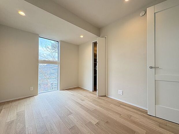 寝室としてもつかえますね