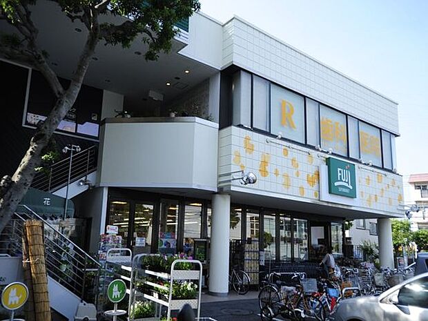 FUJIスーパー 大船店 徒歩27分。車で10分 2160m