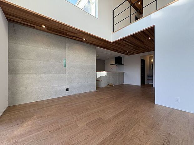 どんな家具も映えそうな美しい内装で想像が膨らみますね