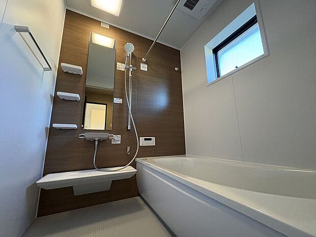 浴槽はゆったりしていて換気もしやすい造りです