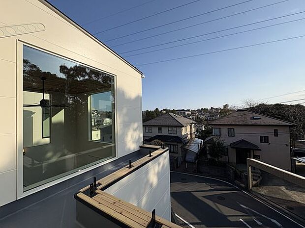 L字バルコニーで開放的です