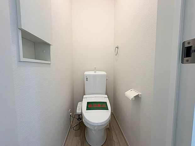 上下階にトイレがあるので朝のラッシュも安心