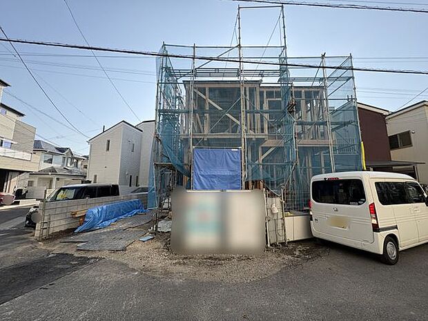 正面から見た外観の様子