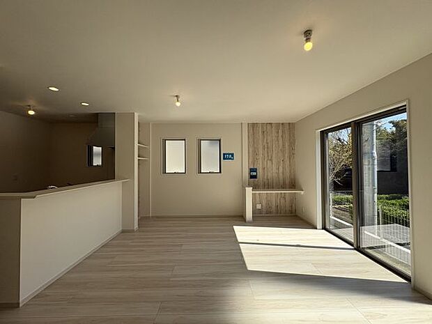 白を基調としたリビング