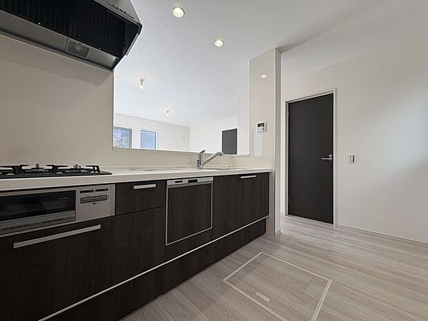 スタイリッシュなシステムキッチン