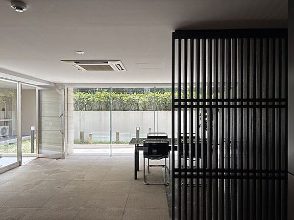 マンションの顔となるエントランスも雰囲気がありますね！