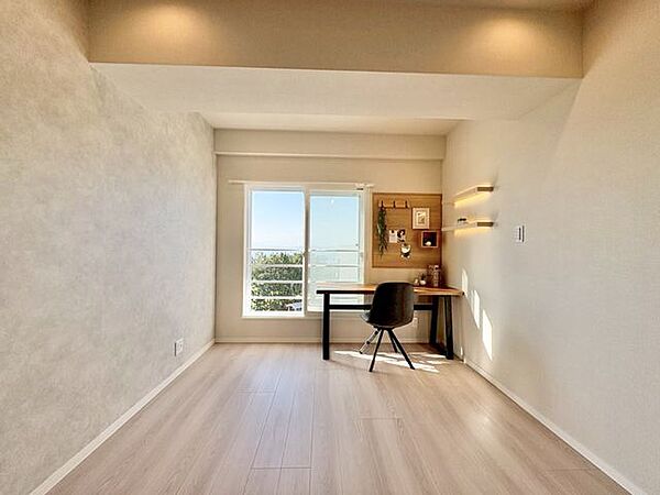 三方角部屋で、海もよく見えます